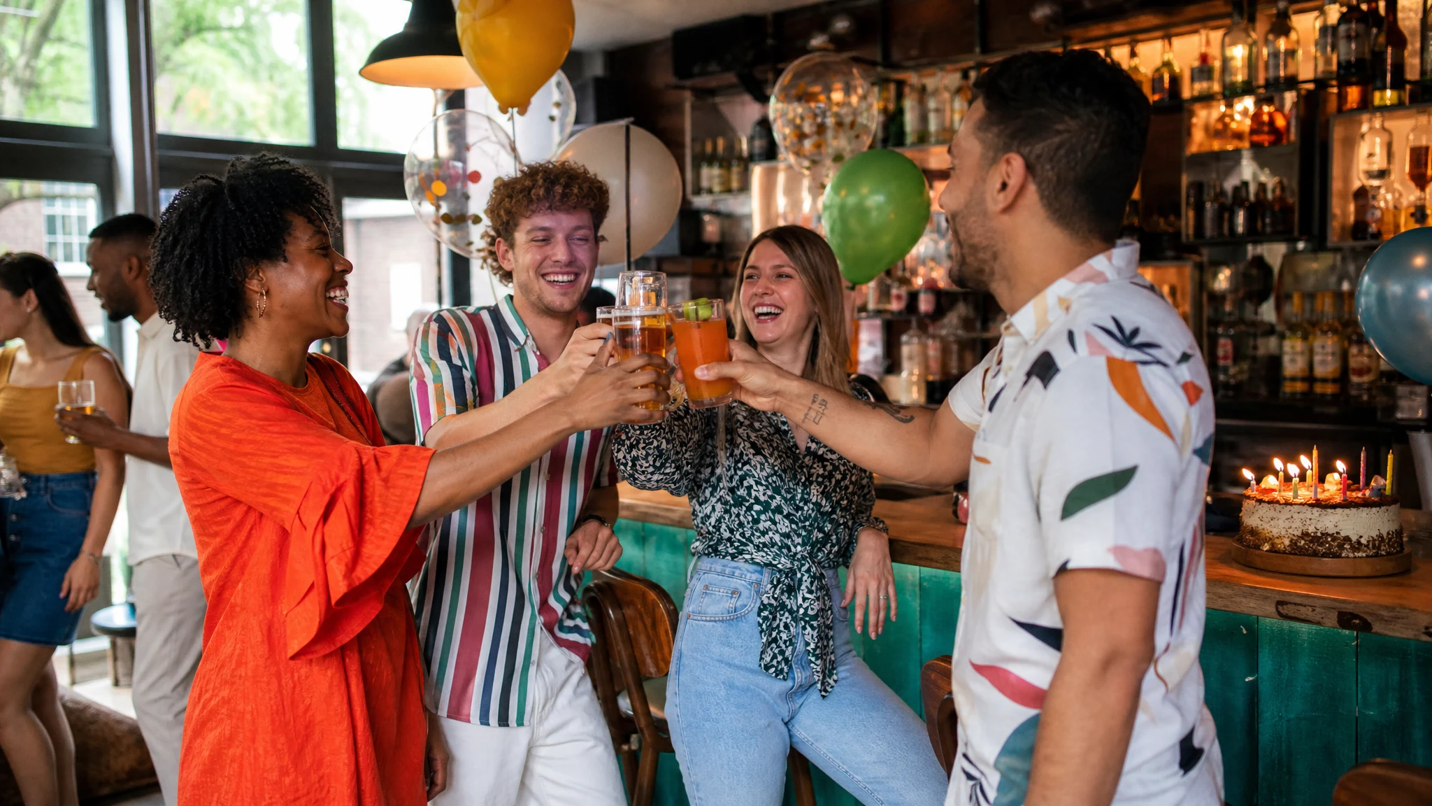 Eventlocation für Geburtstag - Locationtypen im Überblick: Bar, Restaurant, Club oder Eventhalle?