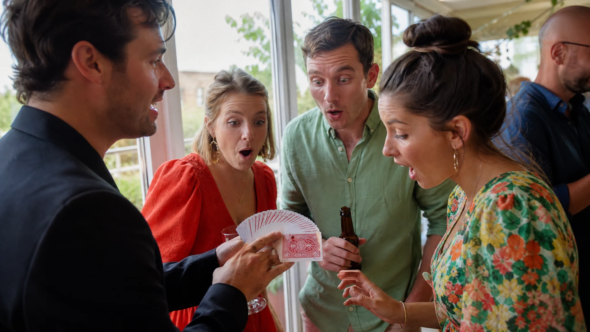 Entertainer Geburtstag - Entertainer für Geburtstag buchen - welche Künstlertypen wirklich begeistern