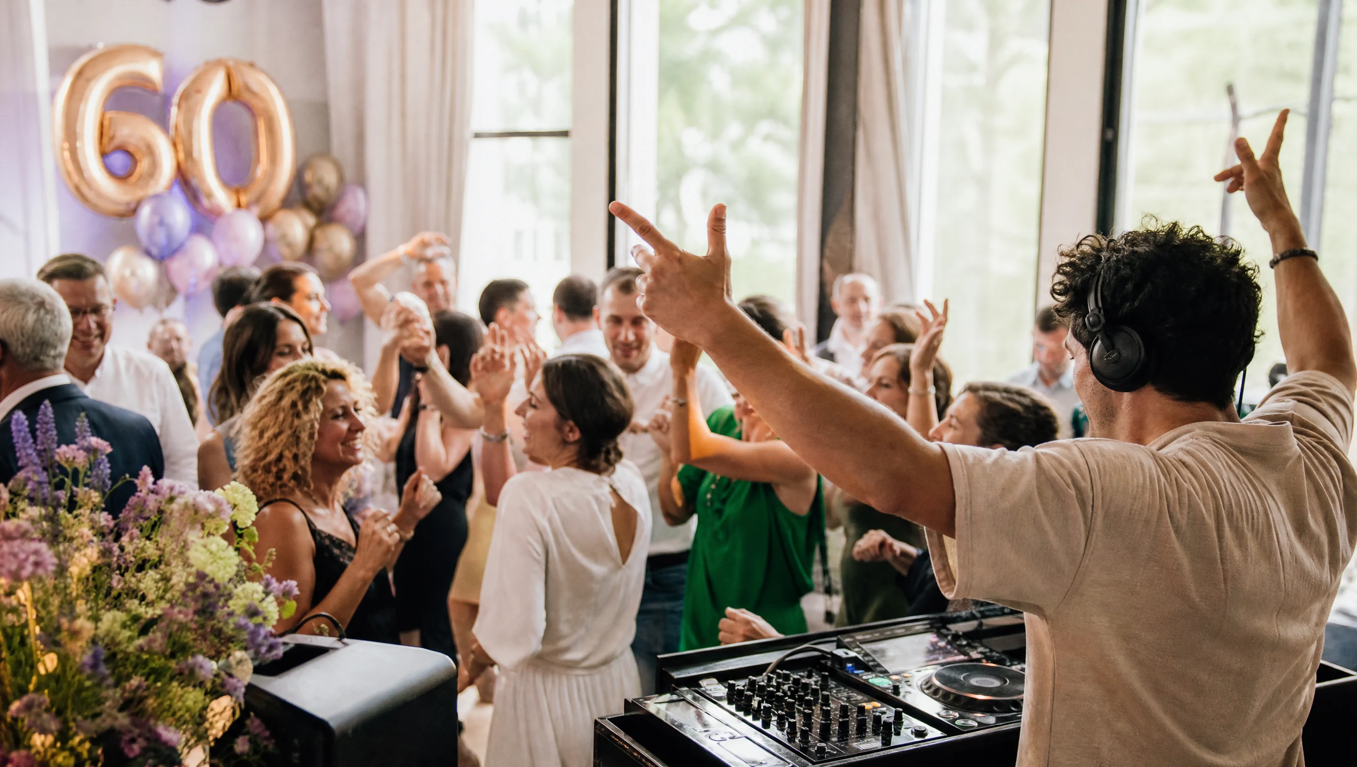 DJ für Geburtstag in der Nähe - Ideen für runde Geburtstage: Wie der DJ den Abend mitgestaltet