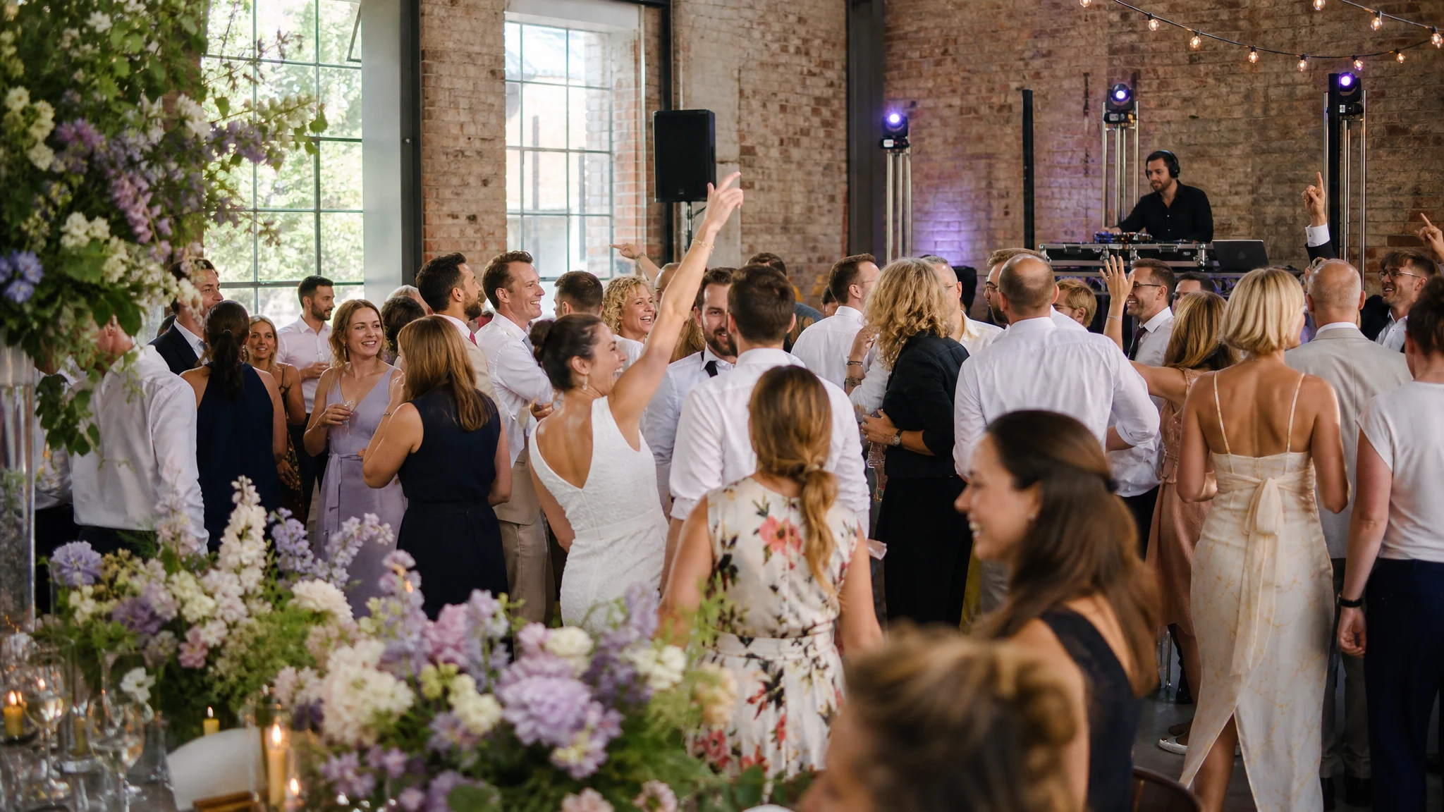 Was Kostet ein DJ für eine Hochzeit - Rechenbeispiel: DJ für eine Hochzeit mit 80 Gästen in Dortmund